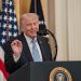 Trump insiste en sus ataques al Papa: “Pone en peligro a muchos católicos”