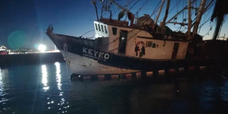 Marina Brinda Apoyo a Dos Embarcaciones Pesqueras que Presentaron Fallas Mecánicas y Vía de Agua en Puerto Peñasco