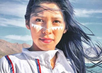 La tribu Comcaac de Sonora llega a Tarifa con una ceremonia ancestral