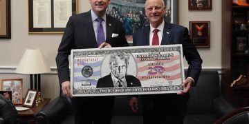 Una nueva iniciativa a mayor gloria de Trump: imprimir billetes de 250 dólares con su cara