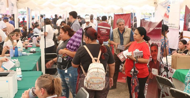 feri de la Paz lleva bienestar a la Colonia Santa Fé