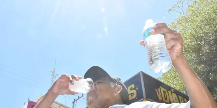 Sonora registra la primera muerte por golpe de calor en 2026: advierten por cifras récord y clima extremo