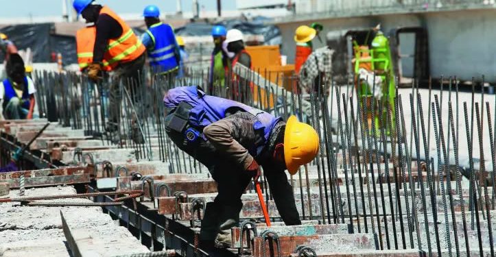Sector de la construcción pierde 200,000 empleos tras menor gasto en infraestructura