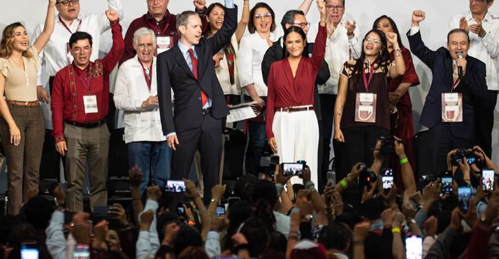El ‘caso Rubén Rocha’ planea en el cónclave de Morena y compromete a su nueva dirigencia
