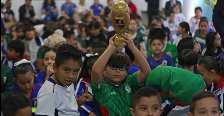 Menos clases y más fútbol: la SEP modifica su calendario escolar por el Mundial
