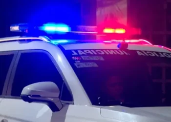 Dos Hombres Detenidos por Presuntamente Golpear a un Guardia al Salir de un Bar en Hermosillo