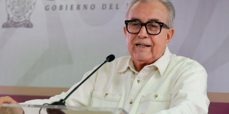 Rocha Moya comparece ante la FGR; “no dejaré de luchar porque la verdad prevalezca”, asegura
