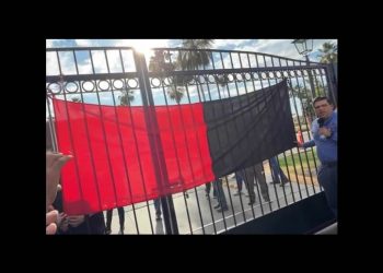 Colocan maestros banderas roji-negras en la UNISON