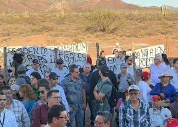 Protestan contra caseta y narcopolíticos en mitin de CSP