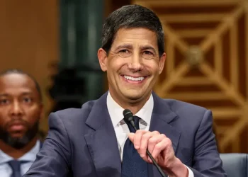 Senado de EU aprueba a Kevin Warsh, candidato de Trump, como nuevo presidente de la Fed