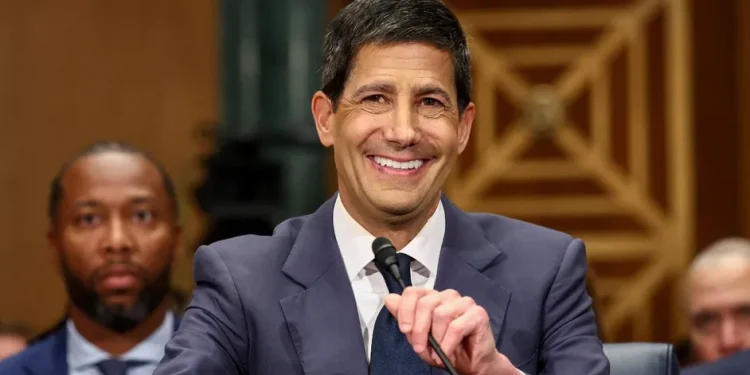 Senado de EU aprueba a Kevin Warsh, candidato de Trump, como nuevo presidente de la Fed