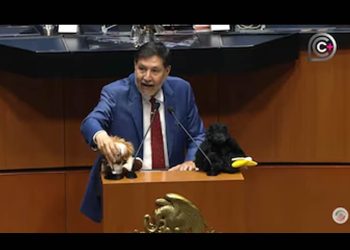 Noroña critica al Gabinete de Seguridad por permitir salida de exfuncionarios de Sinaloa a EEUU