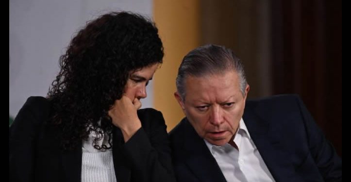 Sheinbaum corrige la plana a la reforma judicial: difiere la elección y reviviría “salas” en la SCJN