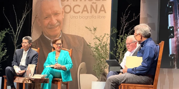 Presentan biografía del ex gobernador, Samuel Ocaña, en la Casa de Cultura de Hermosillo