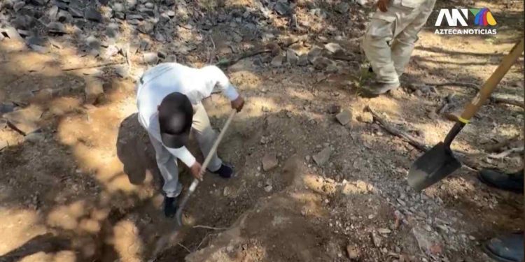 Familias que desentierran cientos de cuerpos ante el olvido del Estado en Sonora | Desaparecidos en México