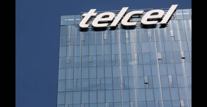 Telcel cobra ilegalmente 53 millones a 135 mil clientes por servicio de IA