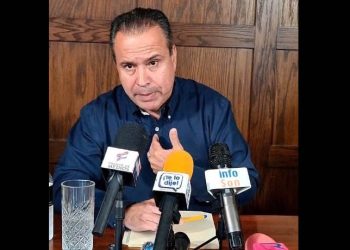 Preguntan reporteros a Toño si para el 27 estará como alcalde o como candidato. “No soy Nostradamus”, responde.