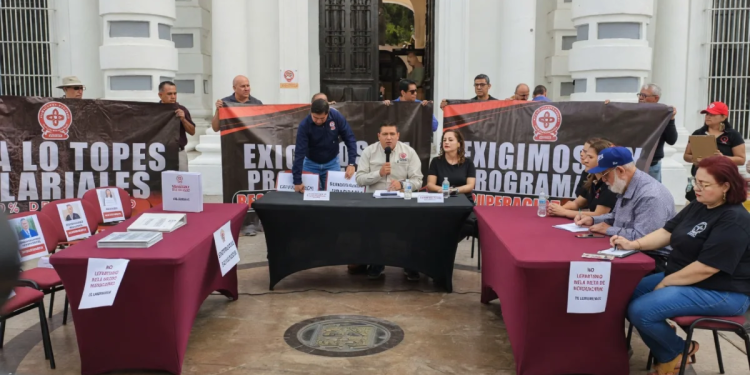 Sindicatos de la UNISON toman calles y el palacio de gobierno en jornada de protesta en Hermosillo