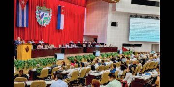 Cuba presenta plan de reformas que incluye apertura al capital privado y flexibilización de mercado