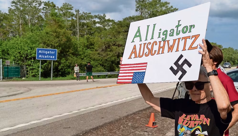Gobernador de Florida anuncia el cierre de Alligator Alcatraz; “era una solución de emergencia temporal”, dice