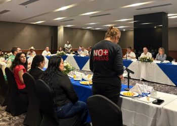 Defensoras de Sonora exponen crisis de derechos humanos a embajadores de Unión Europea