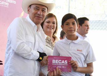 Lleva Gobernador Durazo becas, obras y servicios gratuitos a miles de familias de la sierra sonorense