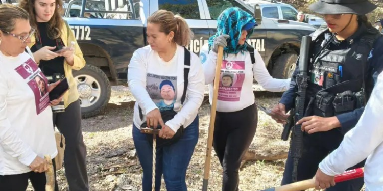 Entre carencias y estigmas, madres buscadoras en México continúan la búsqueda de desaparecidos: Ceci Flores