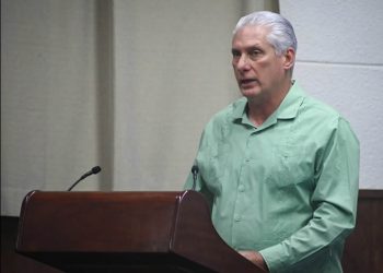 Cuba aprueba paquete de reformas de libre mercado en un giro económico sin precedentes
