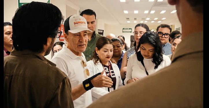 Durazo llega a hospital del ISSSTE en Hermosillo tras denuncias por fallas: usuarios siguen adelante con manifestaciones convocadas