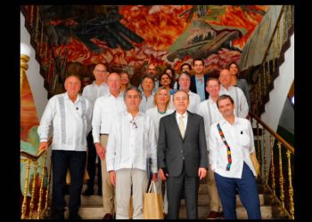 Durazo recibe a embajadores y funcionarios de 15 países de la Unión Europea
