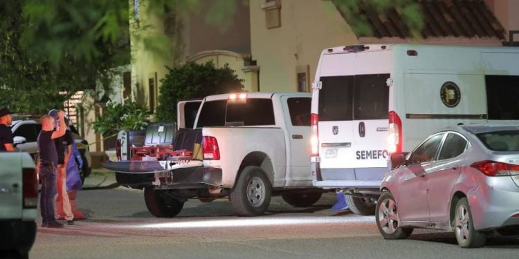 Pareja deja encendido su coche y el aire acondicionado para tener intimidad en Sonora: los hallan muertos por intoxicación