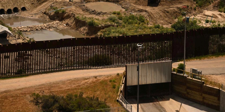 EEUU espera concluir la construcción del muro fronterizo con México a finales de 2027