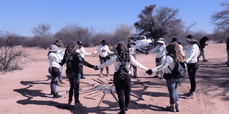 Guerreras Buscadoras hallan dos fosas con restos humanos en Guaymas