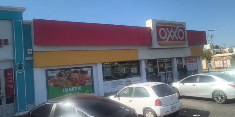 Bombero acusa discriminación en tienda de conveniencia en Hermosillo; le niegan servicio por llegar ‘sudado y sucio’