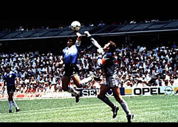 “¡Traigo la foto, traigo la foto!”: la historia gráfica del gol de Maradona con la mano a Inglaterra