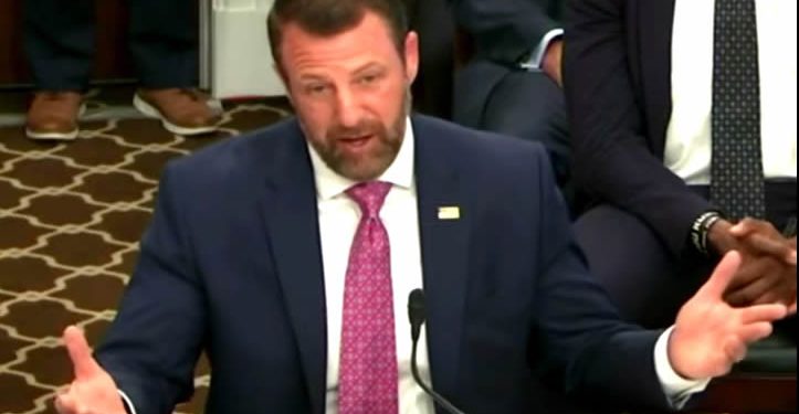 Mullin afirma que cárteles controlan toda la frontera México-Estados Unidos