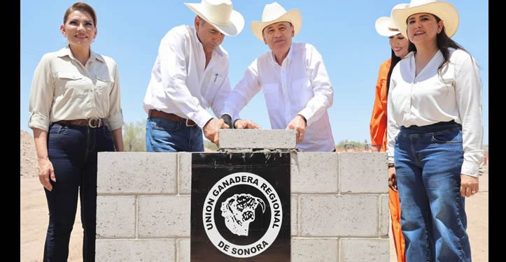 Coloca Durazo primera piedra del Centro Integral Ganadero en Sonora
