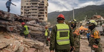 Los rescatistas mexicanos en Venezuela: “Es una de las tragedias más grandes a las que hemos asistido”