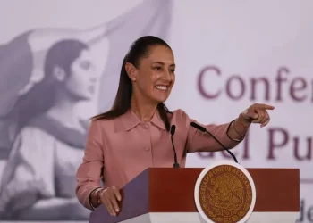 Sheinbaum, por “trato directo” con el maestro, ya no con la cúpula