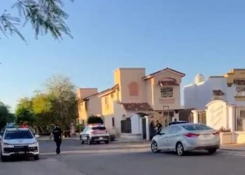 Pareja deja encendido su coche y el aire acondicionado para tener intimidad en Sonora: los hallan muertos por intoxicación
