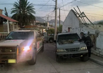 Caen dos presuntos huachicoleros con bidones de combustible en Guaymas, Sonora