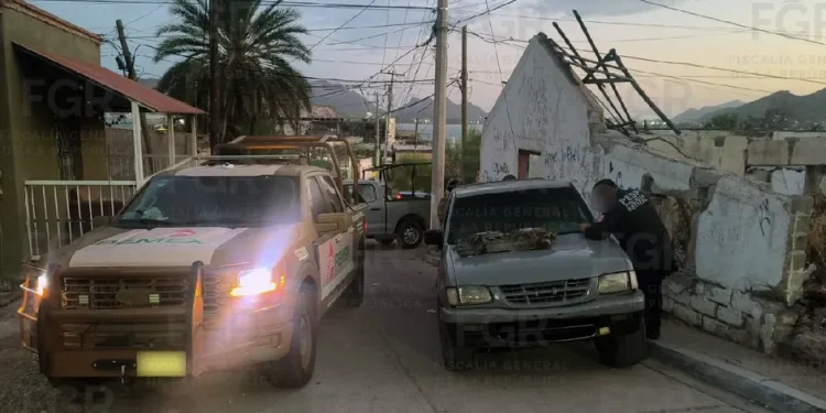 Caen dos presuntos huachicoleros con bidones de combustible en Guaymas, Sonora