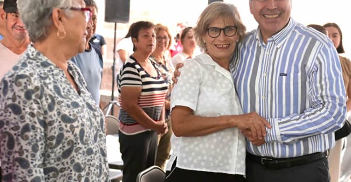 Programa municipal en Hermosillo beneficia a 65 adultos mayores en alianza con el sector privado