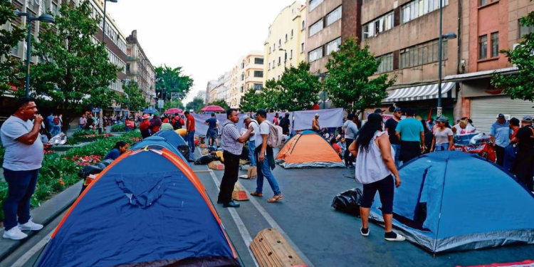 Paro de la CNTE sale caro; cuesta al erario 586 mdp