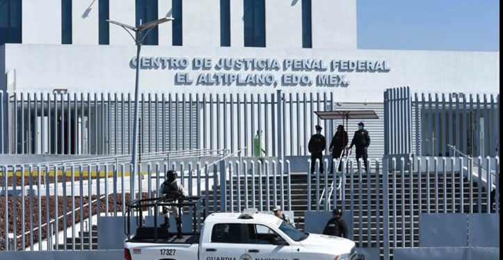Sentencian a 27 años a José Oscar Valdez Ramírez, ex titular de la UIF, por delincuencia organizada