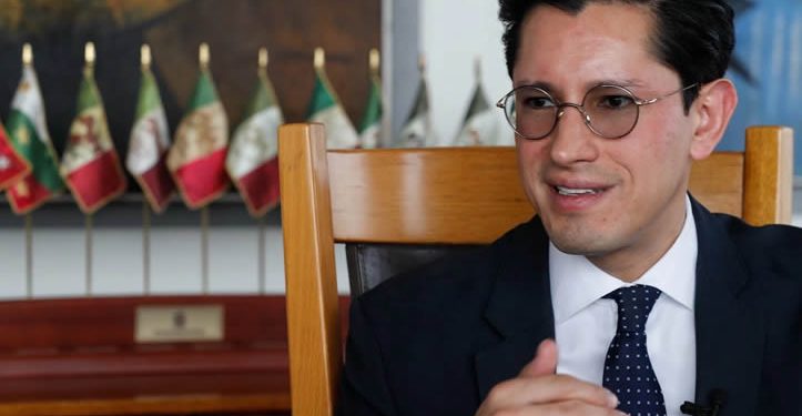 Cancillería niega reporte sobre retiro de visas a Durazo y Villarreal