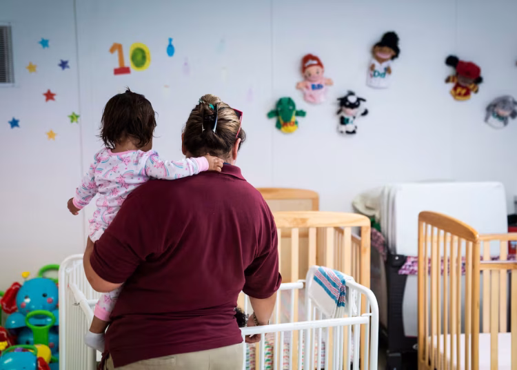 Miles de niños migrantes están en riesgo de quedarse sin abogados: “Quieren meterlos en la maquinaria de deportación”