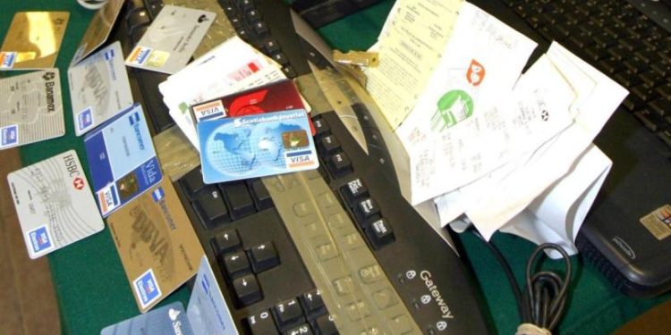 Gabinete de Seguridad asegura mil 500 tarjetas bancarias en Sonora