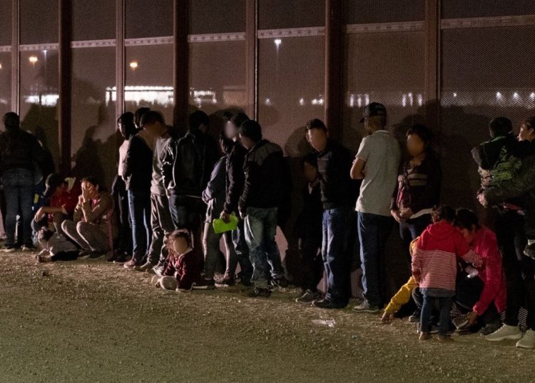 Pedir asilo en la frontera: esto es lo que decidió la Corte Suprema sobre quienes esperan en México