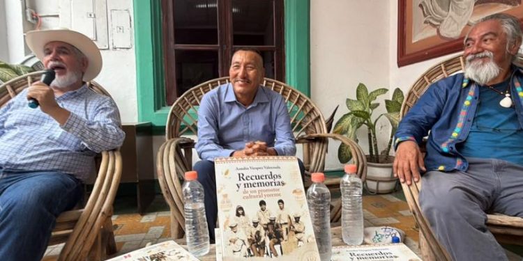 Con redes sociales y libros digitales, Antolín Vázquez rescata la lengua yoremnokki